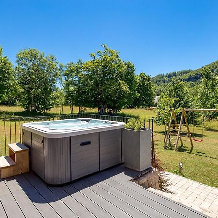 Modern Alpine Monsalbius Chalet Baske Ostarije 外观 照片