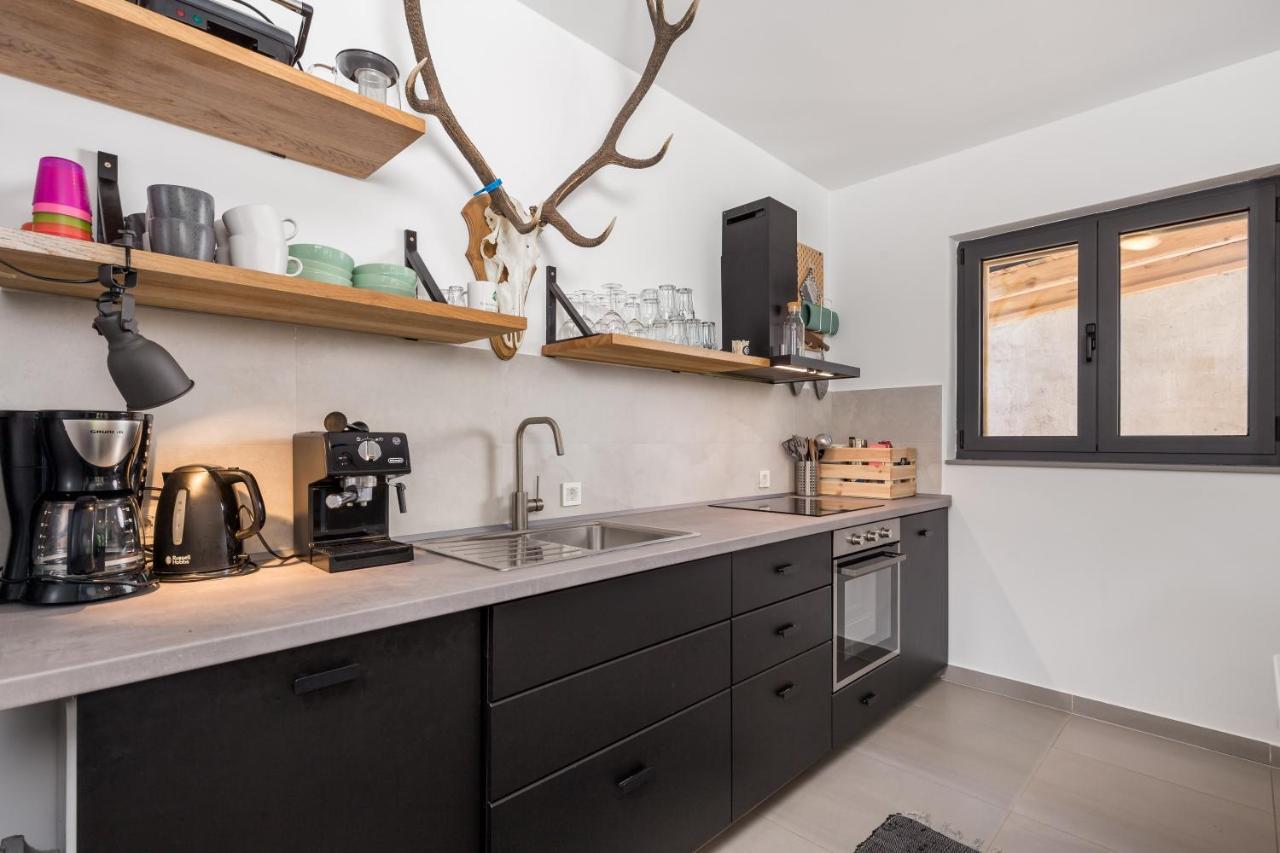 Modern Alpine Monsalbius Chalet Baske Ostarije 外观 照片