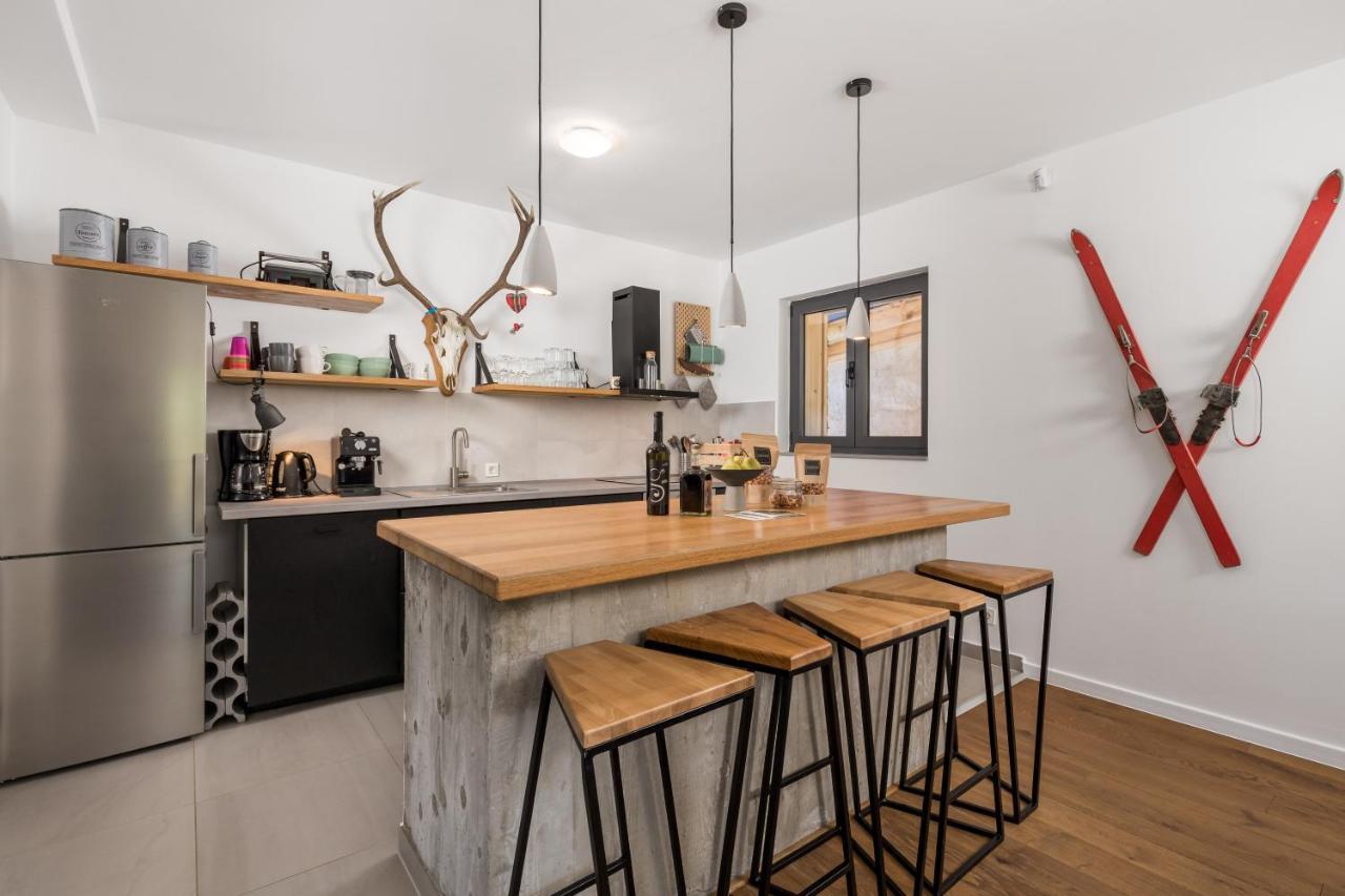 Modern Alpine Monsalbius Chalet Baske Ostarije 外观 照片