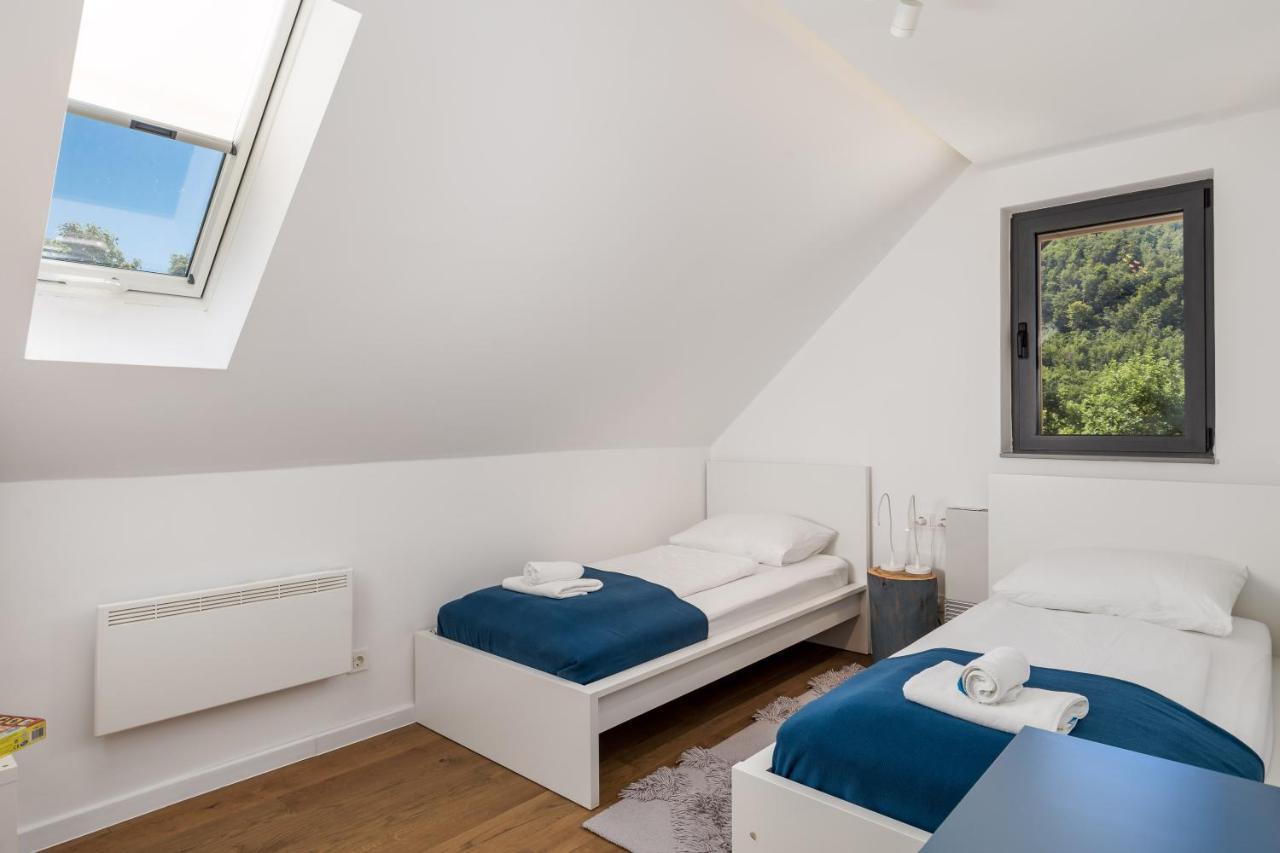 Modern Alpine Monsalbius Chalet Baske Ostarije 外观 照片