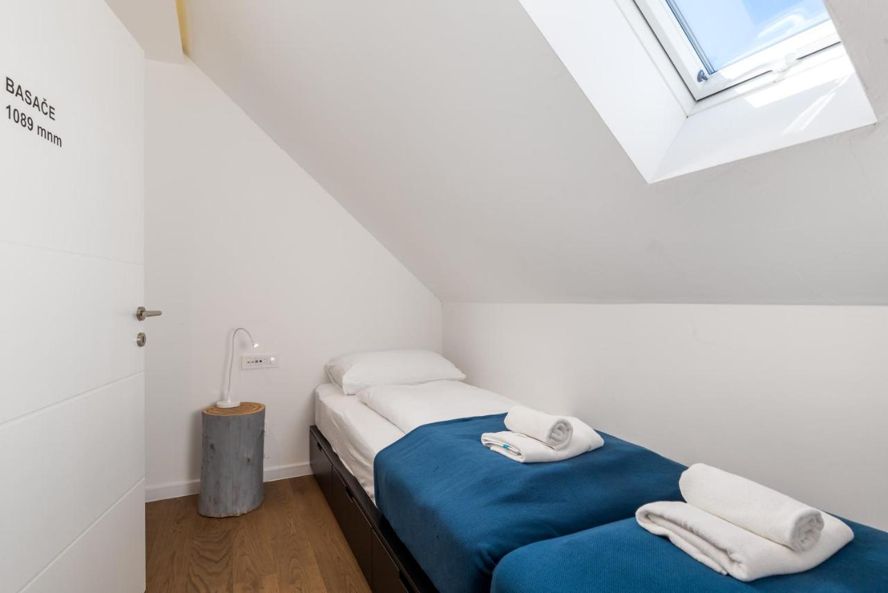 Modern Alpine Monsalbius Chalet Baske Ostarije 外观 照片