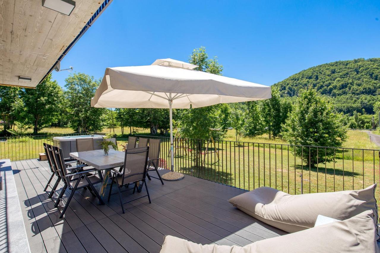 Modern Alpine Monsalbius Chalet Baske Ostarije 外观 照片