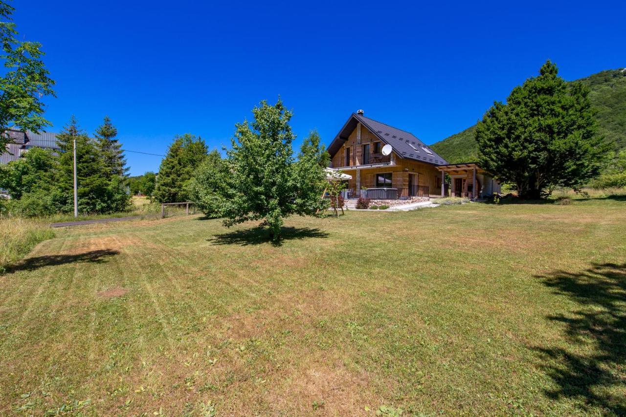 Modern Alpine Monsalbius Chalet Baske Ostarije 外观 照片